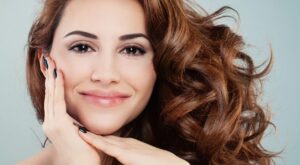 Evitar el encrespamiento de tu cabello es fácil con estos 5 productos