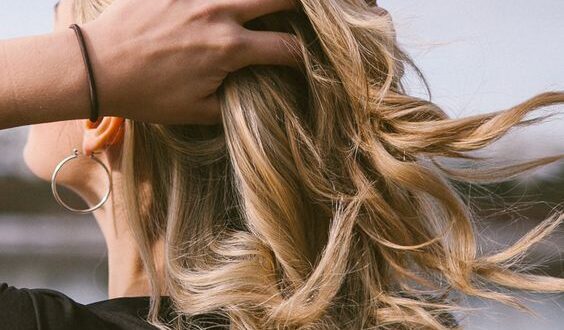 10 cosas que no deberías hacer si tienes el pelo graso