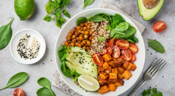 ¿Vas a optar por una dieta vegana? Sigue estos consejos para conseguirlo