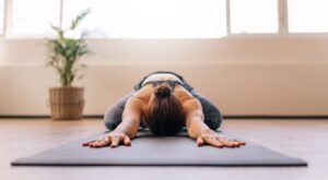 Consejos y accesorios para practicar yoga en casa