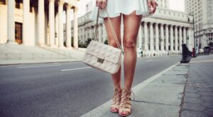 Descubre los mejores bolsos de mano de marca en oferta