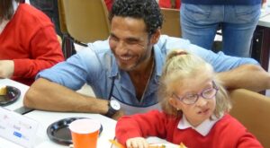 Showfood organiza un taller gastronómico solidario de la mano de Luis Arévalo y Óscar Higares