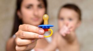 Consejos para elegir y usar el chupete ¿Cuál es el mejor?