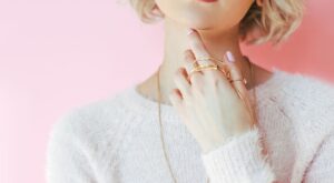 Cómo combinar la ropa con tus joyas preferidas