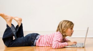 Seguridad online en menores: ¿podemos estar tranquilas?