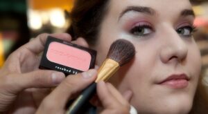 Paso a paso: maquillaje de fiesta de Dolce & Gabbana