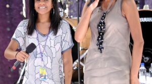 La hija de Whitney Houston se casa con su hermanastro