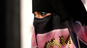 Columpiarse también está prohibido para las mujeres de Arabia Saudí