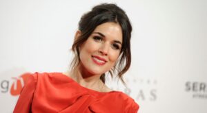 Adriana Ugarte: «He aprendido a tomar la filosofía de Sira. Ahora cuando estoy mal, canto»