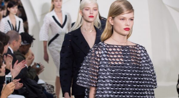 Christian Dior: París Alta Costura Primavera Verano 2014 en vídeo
