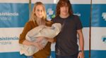 Carles Puyol y Vanesa Lorenzo presentan a su hija Manuela