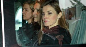 La familia real se une para rendir homenaje al rey Pablo I de Grecia