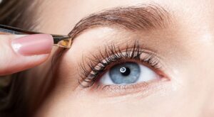 ¿Cómo conseguir una depilación de cejas perfecta?