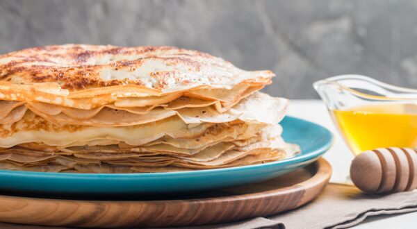 Cómo hacer crepes de forma sencilla y 5 ideas para rellenarlo