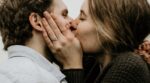 ¡Que se besen! 5 trucos para dar un buen beso