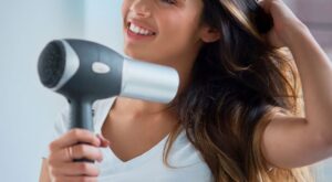 7 errores que todas cometemos al secarnos el pelo