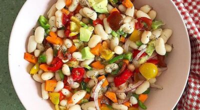 Ensalada de judías blancas: un plato nutritivo y apetecible para el verano
