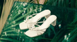 Sandalias de punta cuadrada, la tendencia que pisa fuerte este verano