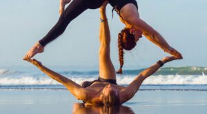 Acroyoga: descubre todos los beneficios de esta disciplina