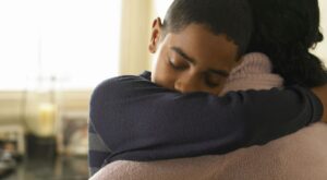 10 señales que pueden alertarte sobre acoso escolar en niños