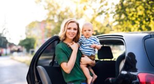 ¿Cuáles son los imprescindibles que no pueden faltar en la mochila del bebé?