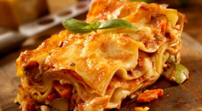 ¿Con qué guarnición acompañar una lasaña?