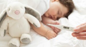 Mi bebé tiene fiebre, ¿debería preocuparme?