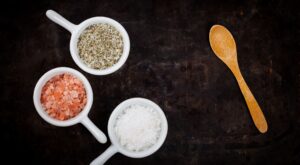 7 ideas para eliminar la sal de tus comidas sin renunciar al sabor