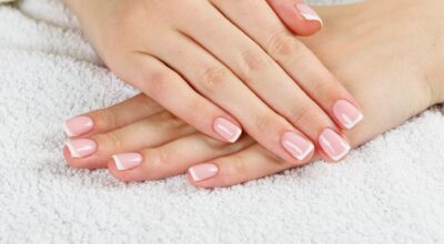 La manicura francesa, el diseño que nunca pasa de moda paso a paso