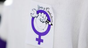 Machismo que arrasa: pintadas de «feminazis» y esvásticas en el Área de la Mujer de Fuenlabrada