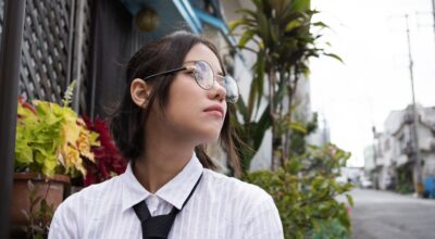 Lucha feminista: las japonesas se enfrentan a las empresas que les prohíben llevar gafas