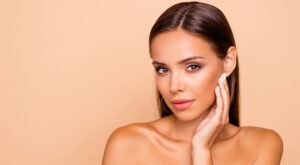Cuida tu piel en 4 pasos: la rutina facial que recomiendan los dermatólogos
