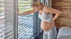 Dolor de ovarios en el embarazo: ¿cuáles pueden ser las causas?