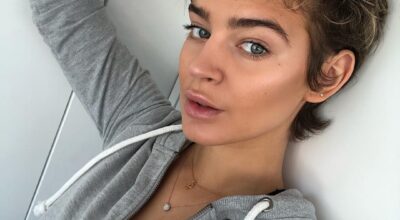 Los productos de belleza que no pueden faltar en el neceser de Laura Escanes