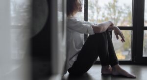 Absuelto el hombre acusado de agresión sexual hacia una mujer cuya forma de vestir fue cuestionada