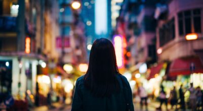 Una ‘app’ diseñada por cinco adolescentes para acabar con el miedo a caminar sola