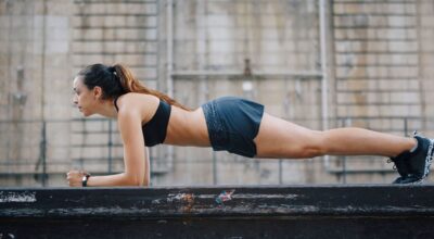 Entrena cuando y donde quieras: ejercicios funcionales para hacer en pareja