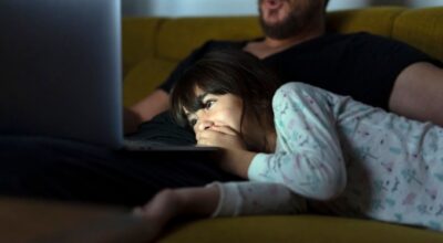 Las series y películas románticas de Netflix que no debes dejar de ver