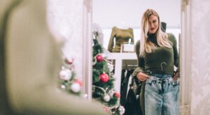 ¿Sabes cómo vestirte si tienes barriga? Estas son las mejores prendas para disimularla