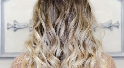 ¿Cómo rizar el pelo con la plancha?: 3 pasos a seguir para tener una melena de ensueño