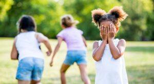 Juegos tradicionales: los 10 juegos de tu infancia para los peques de la familia