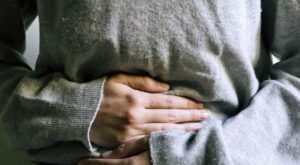 Alimentos ligeros para reducir el hinchazón abdominal