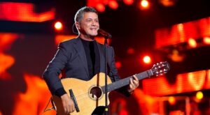 Alejandro Sanz presenta su primera fragancia: Siete