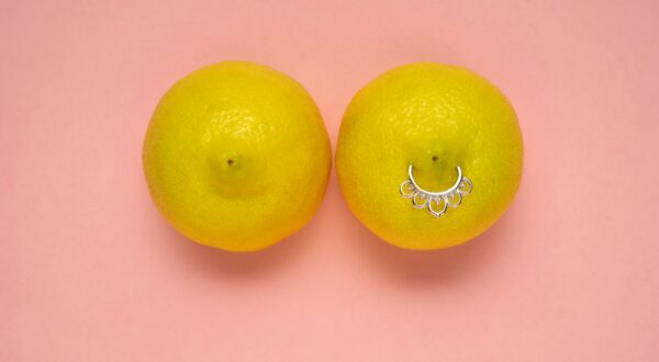 Todo sobre el piercing en el pezón, la joya del pecho…
