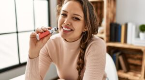 ¿Son los vapeadores una mejor alternativa que fumar cigarillos?