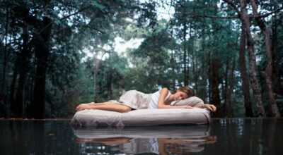 Los misterios de los sueños: interpretación de soñar con agua