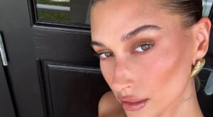 Maquillaje de verano al estilo Hailey Bieber: Tendencia «latte makeup»
