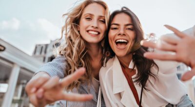 Mujeres felices: hormonas de la alegría y sus secretos mejor guardados