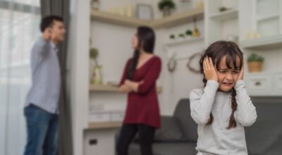 Cómo identificar a un padre narcisista y proteger el bienestar de tus hijos