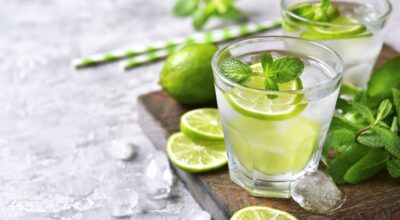 La limonada un clásico refresco que es perfecto para el verano, aquí te dejamos algunas variantes que puedes preparar